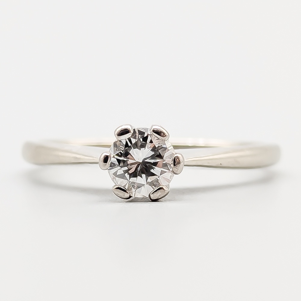 Solitärring i guld med diamant-2