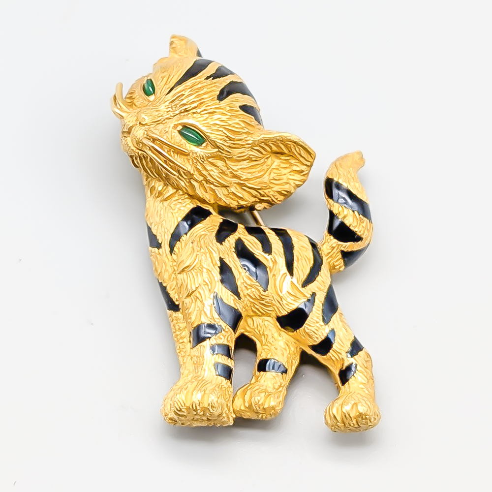 Brooch in Gold Tiger with Enamel and Green Stones 18K 36.63g 55mm