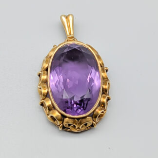 Pendant in Gold with Purple Stone 14K 8.58g 28mm