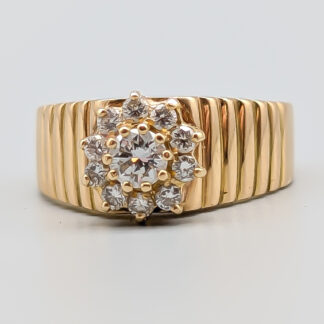 Signet Ring in Gold with Diamonds 18K 7.19g 17mm