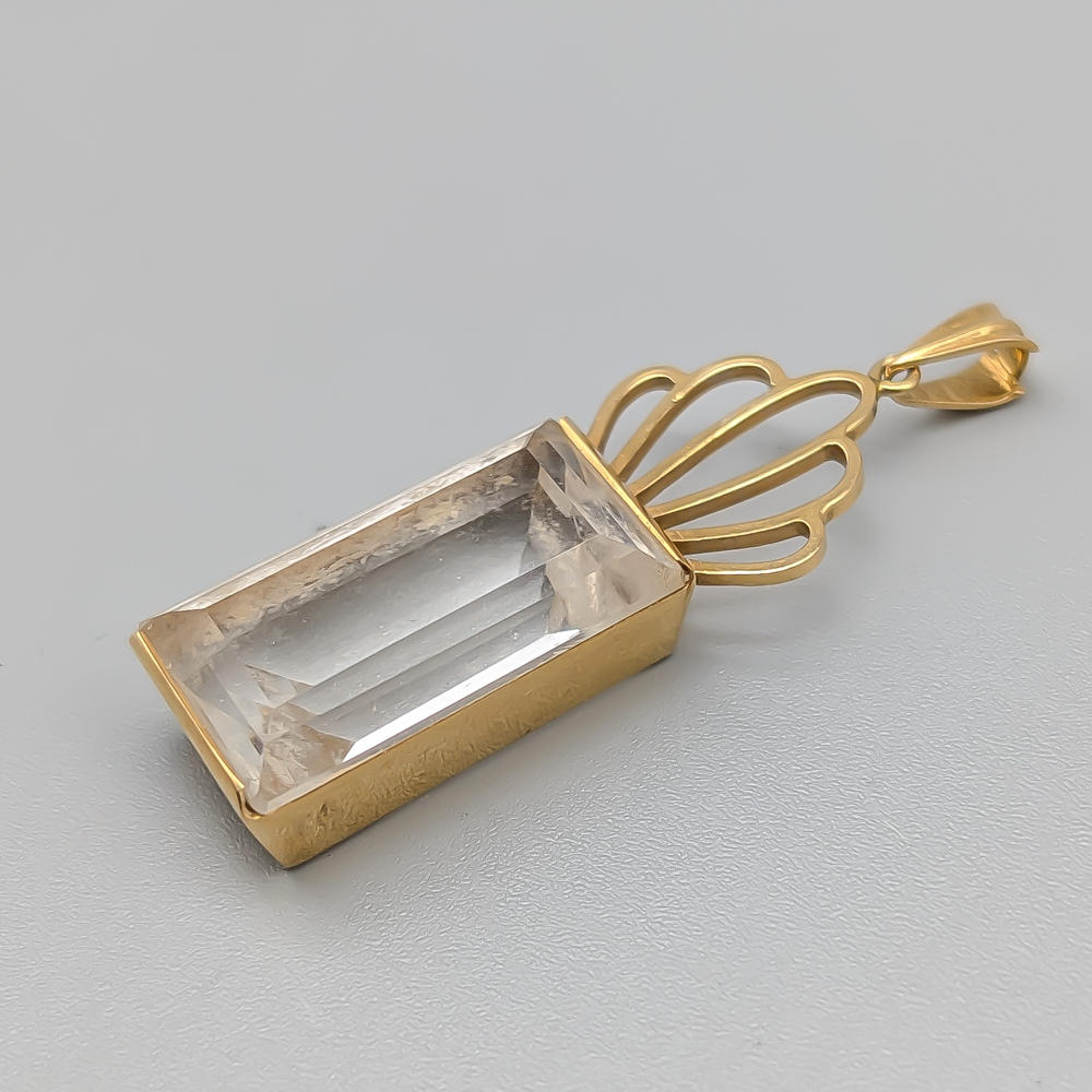 Stigbert Pendant in Gold with Bergkristall 18K 4.86g 31mm
