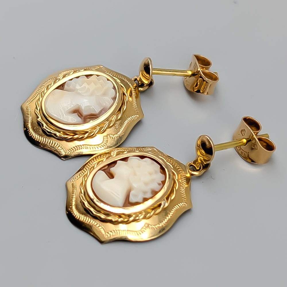 Earrings in Gold with Cameos 18K 2.65g 23mm - Image 2