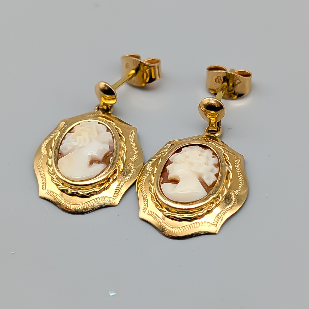 Earrings in Gold with Cameos 18K 2.65g 23mm