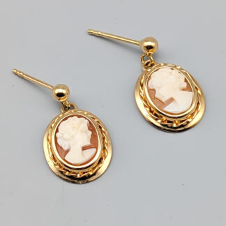 Earrings in Gold with Cameo 18K 1.87g 18mm