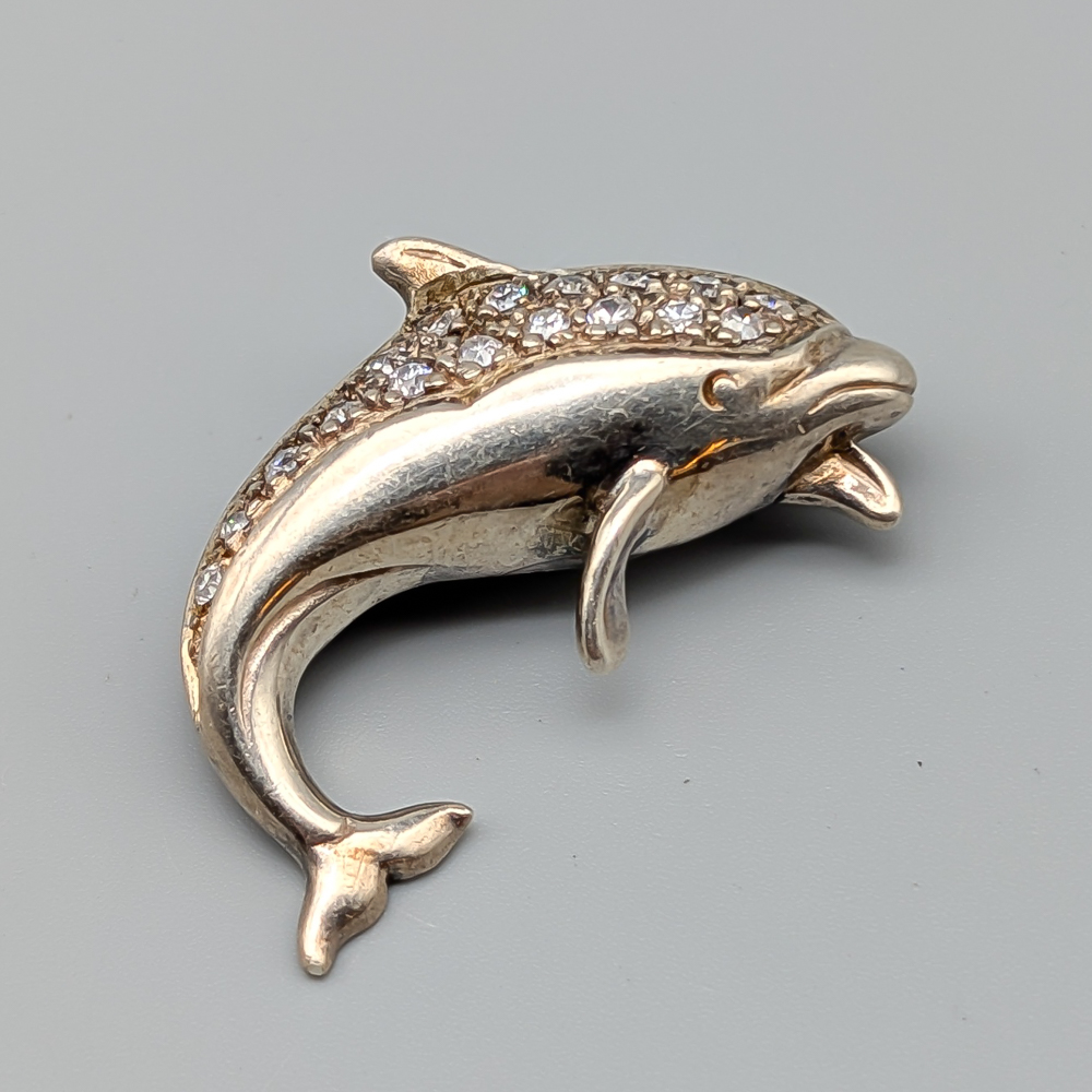 Brooch in Silver Delfin with White Stones S925 6.83g 32mm