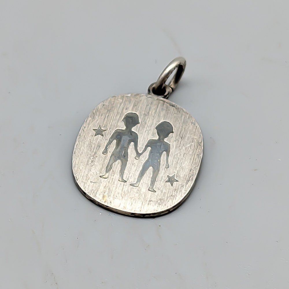 Pendant in Silver Zodiac Sign Tvillingarna S830 2.19g 16mm - Image 2