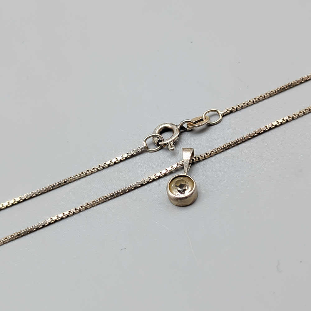 41cm Box Chain in Silver with Pendant with White Stone S925 2.69g