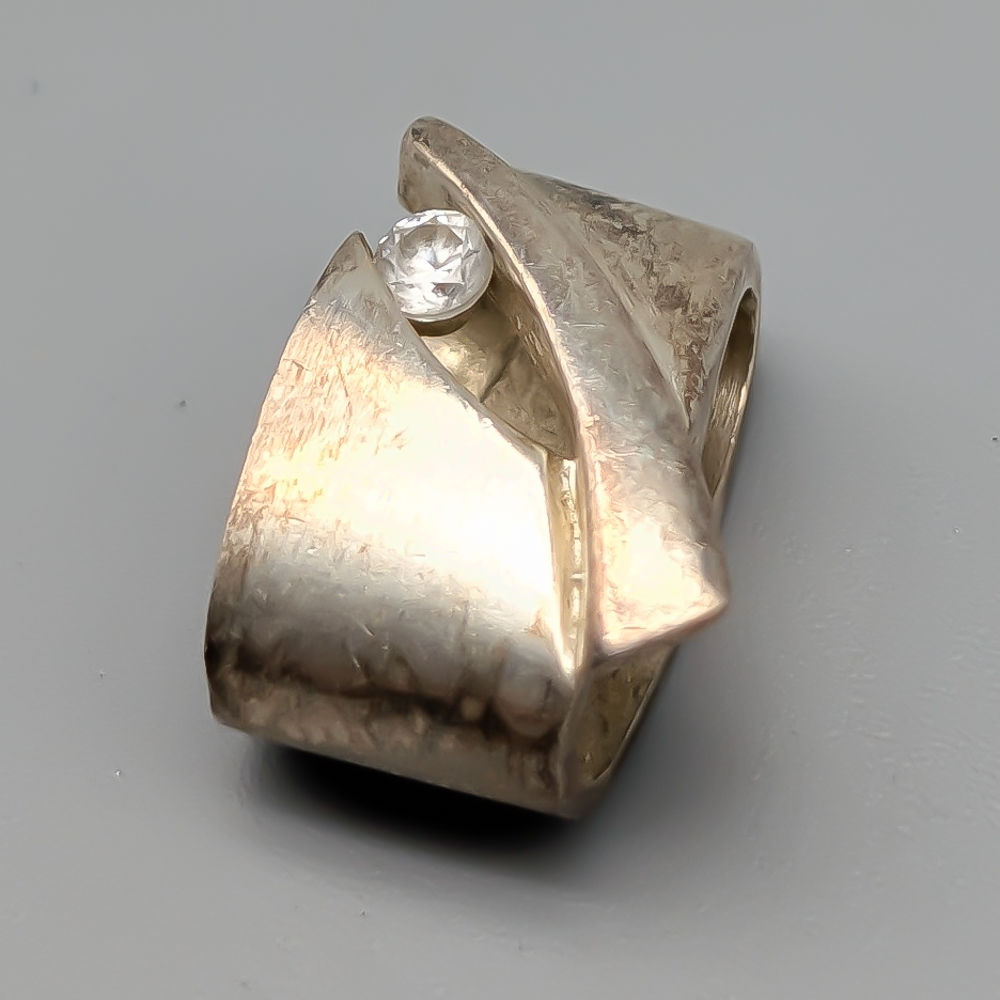 Pendant in Silver with White Stone S925 3.77g 15mm