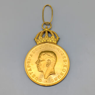 Medal in Gold, For Long-standing and Faithful Service 18K 35.19g 62mm