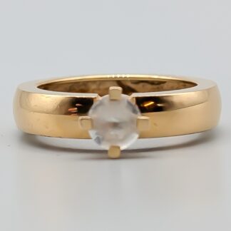 Solitaire Ring in Gold with White Sapphire 18K 5.74g 17.25mm