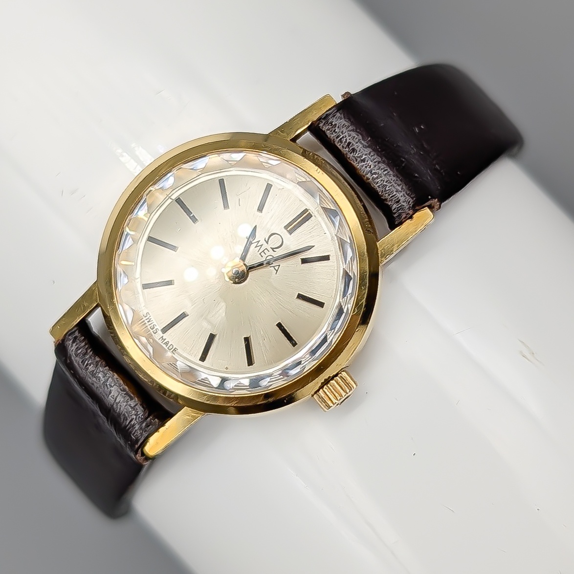 Omega Guldklocka Damur-1