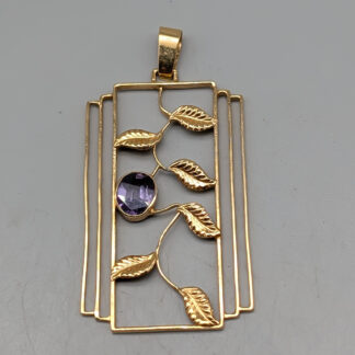 Pendant in Gold with Purple Stone 18K 5.59g 48mm