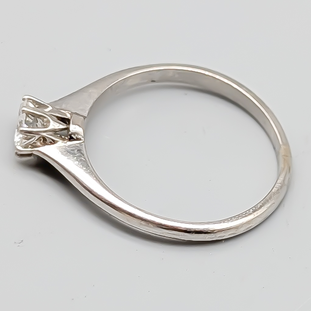 Solitärring i Vitguld med Diamant-0
