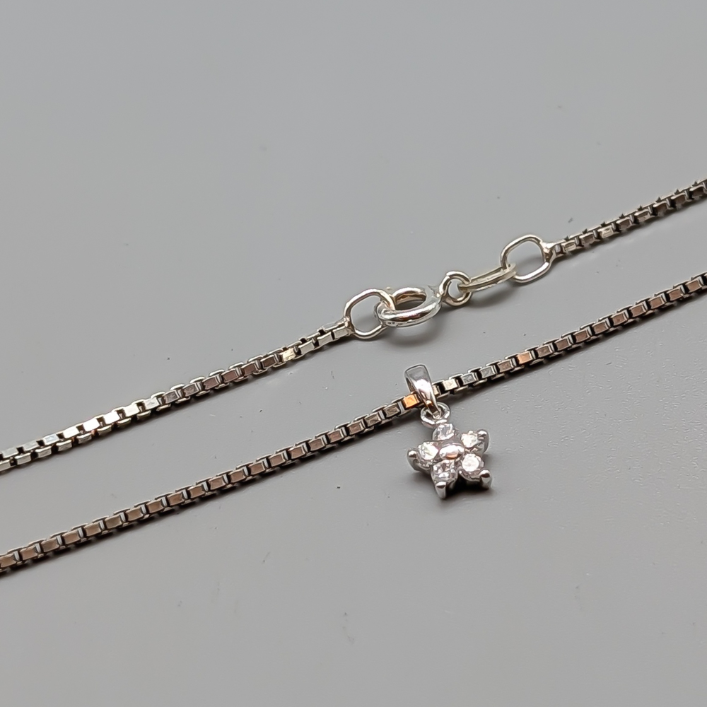 36cm Box Chain in Silver with Pendant with White Stones S925 3.77g