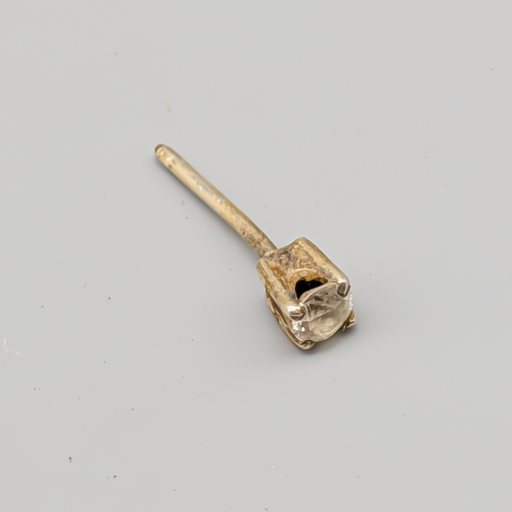 Single Earring with White Stone in Silver S830 0.23g 4mm