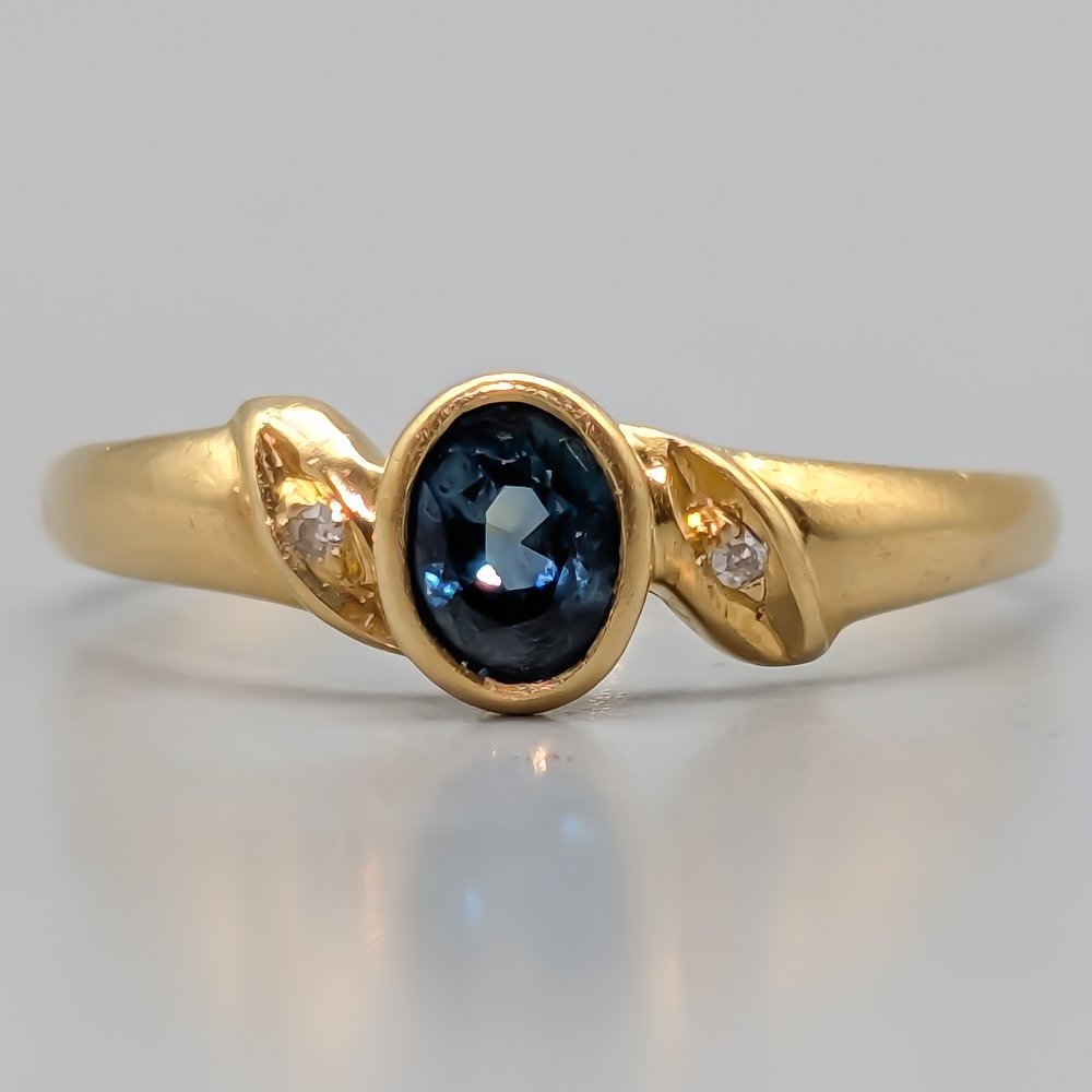Diamantring i Guld med Blå Safir-2