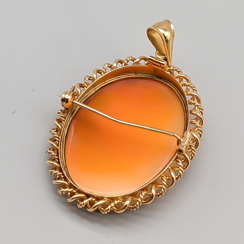 Pendant in Gold with Cameo 18K 9.67g 38mm - Image 2