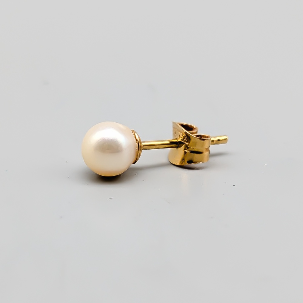Enstaka Pearl Earring in Gold with Cultured Pearl 18K 0.39g 5mm