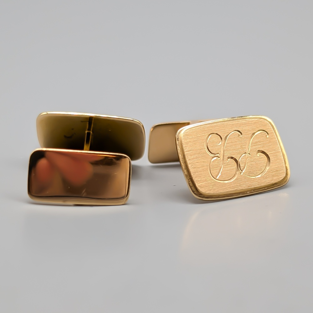 Cufflinks in Gold with Monogram 18K 13.49g 12mm