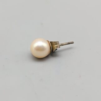 Single Pearl Earring in Silver S830 0.62g 8mm