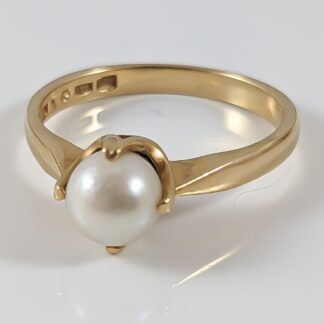 Gold Ring with pearl 18K 3.8g 18mm
