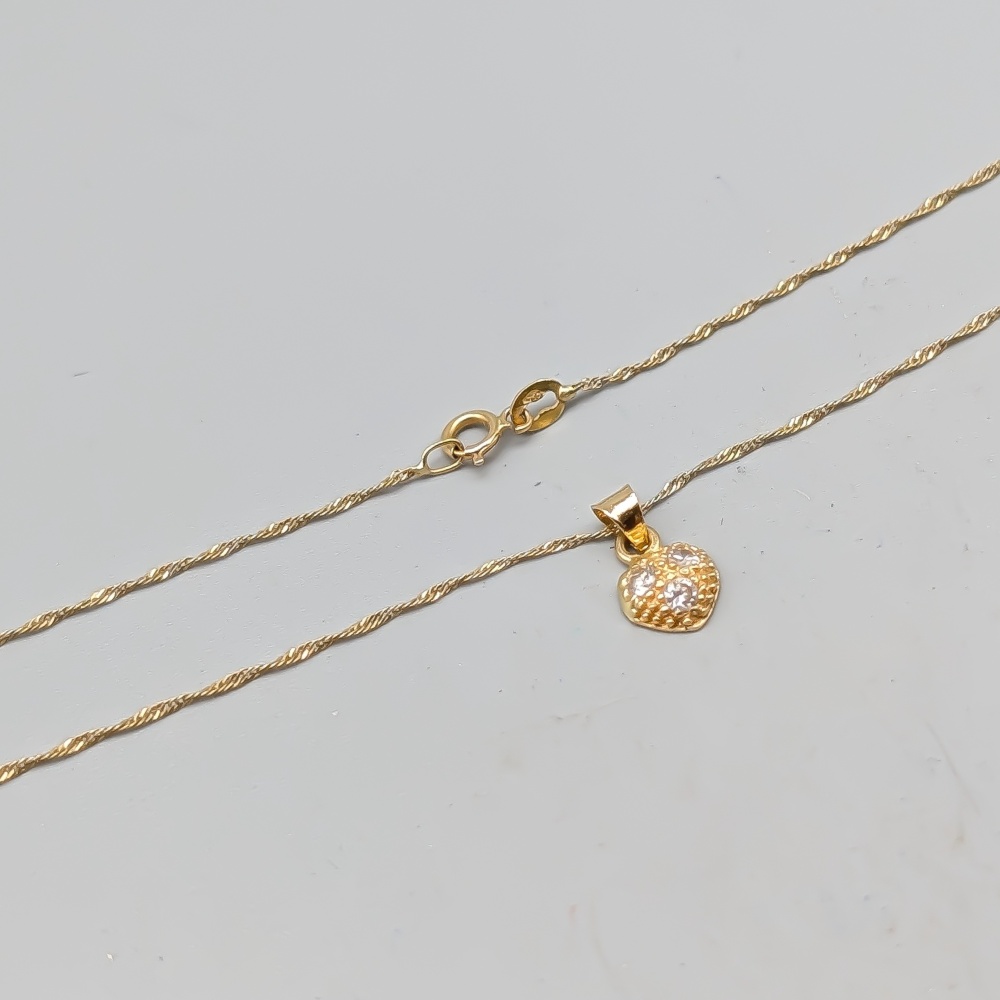 45cm Singapore Chain in Gold with Pendant with White Stones 18K 1.5g