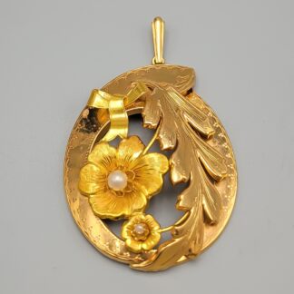 Pendant in Gold with Cultured Pearls 18K 8.07g 52mm
